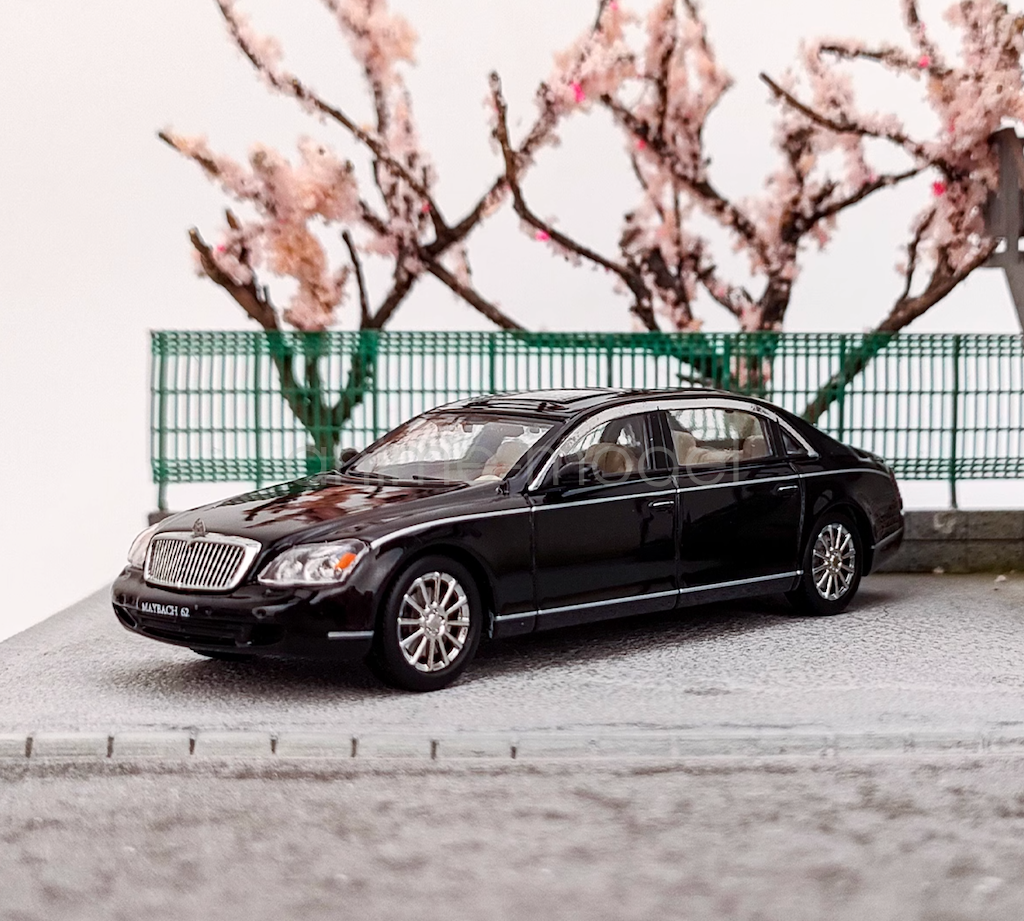 For SH 1:64 Scale Black 62S Maybach Super Luxury Sedan Diecast