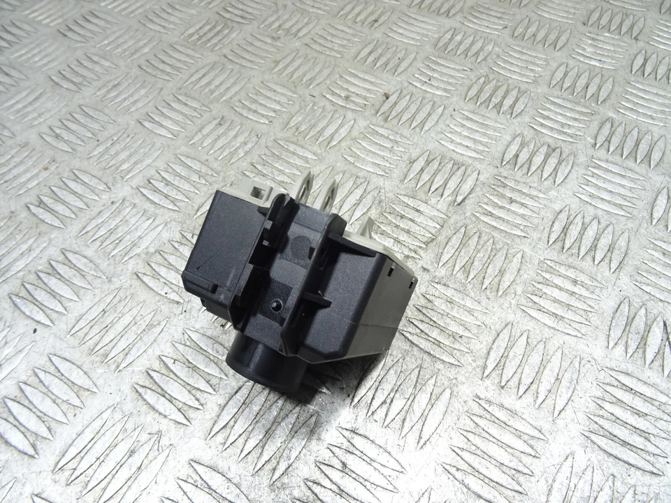 2014 MERCEDES A-CLASS A180 W176 SPORT 1.5CDI MK3 HATCH IGNITION BARREL+KEY *8543 - Image 4 of 4