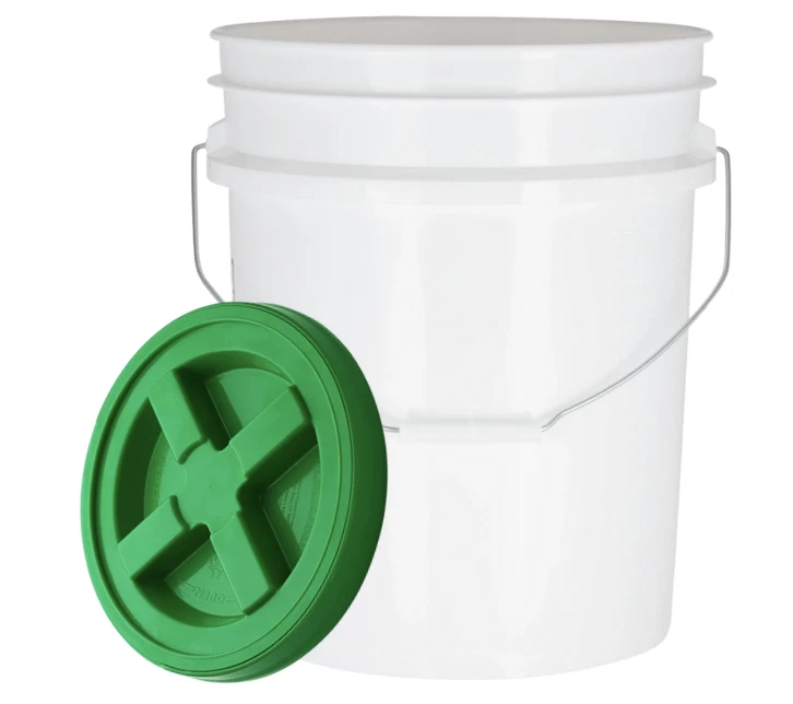 5 gallon buckets with cheap screw on lids