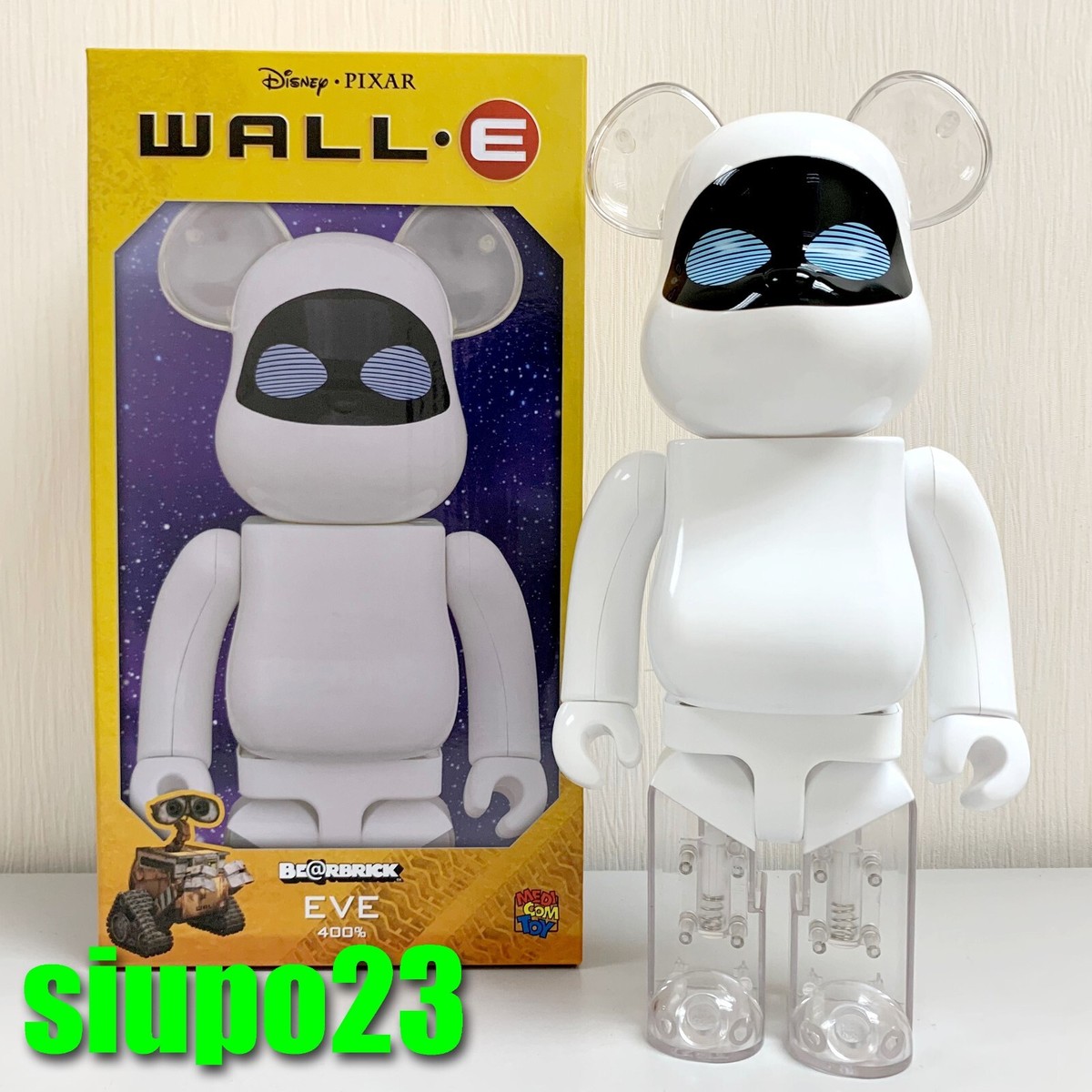 Disney-Pixar Wall-E: Eve 400% Bearbrick by Medicom Disney-Pixar Wall-E: Eve 400% Bearbrick by Medicom