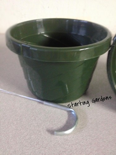 Hanging Basket, (Qty. 10), 8" Green Euro Style, HC Companies, w/Wire Hangers - Picture 2 of 2