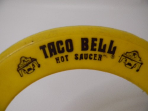 Vintage Taco Bell Hot Saucer Yellow 9.5” Frisbee Ring - 第 3/4 張圖片