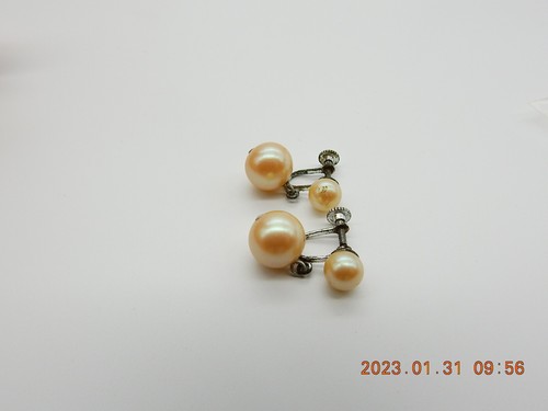 Pendientes traseros colgantes colgantes a tornillo vintage de vidrio blanco sintético japonés - Imagen 3 de 5