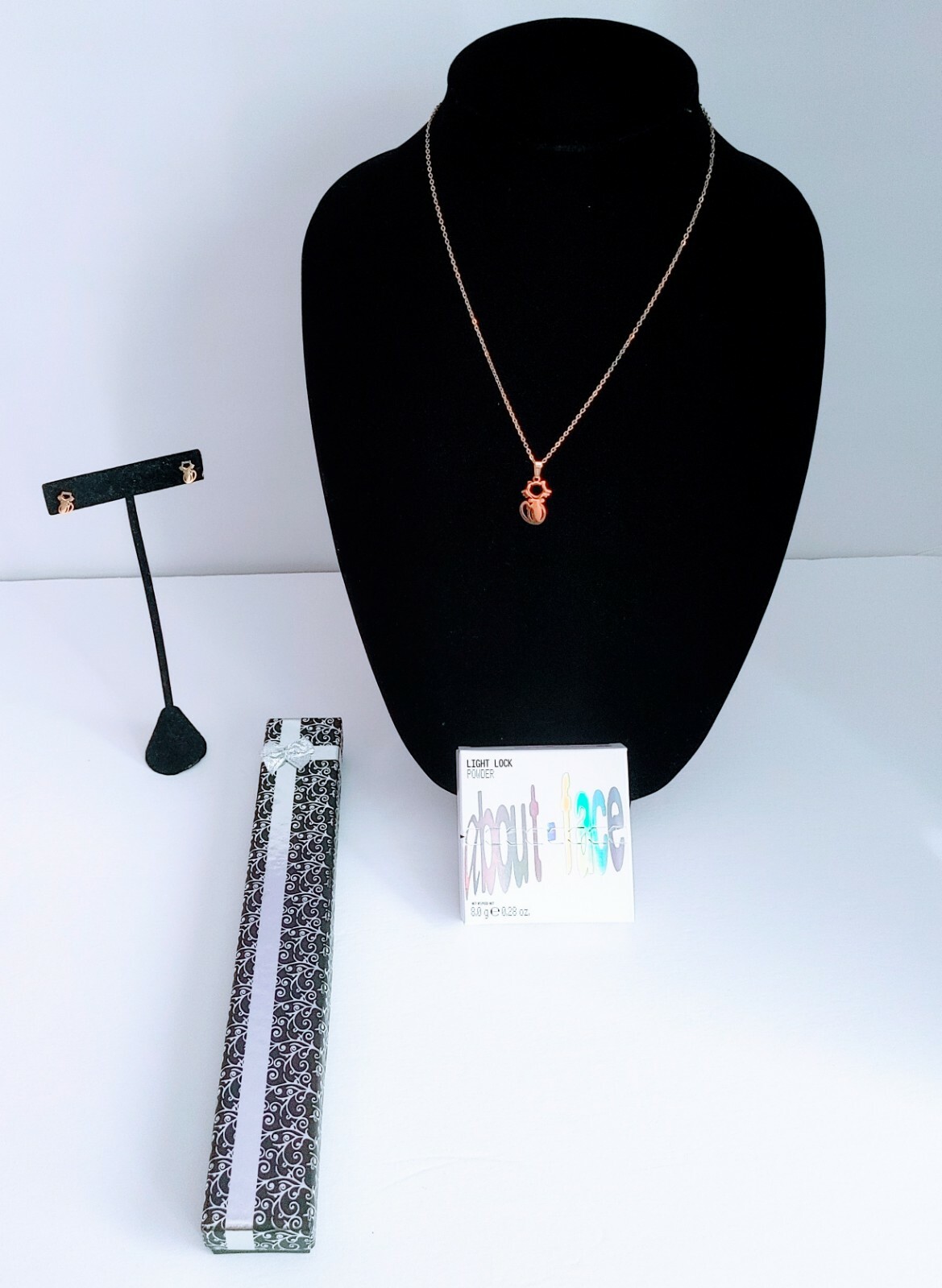ABOUT-FACE Light Lock Powder and Stainless steel jewelry set