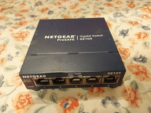 Netgear ProSafe 5-Port Gigabit Ethernet Switch- GS105v5 - 第 2/4 張圖片