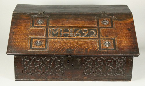 = IMPORTANT 1692 "Slant-Top" Oak Bible Box Anglo-American, Carved Initials MH - Picture 6 of 12