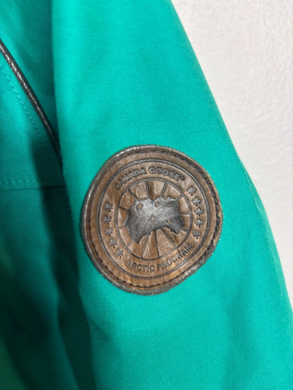 Felpa con cappuccio Canada Goose Surrey Trench 2013 etichetta nera uomo taglia media verde 5023