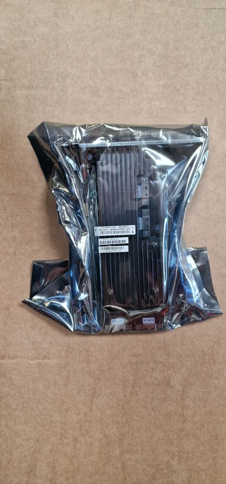 Lenovo ThinkSystem 1610-8P NVMe Switch Adapter 02YE536 - Image 3 of 4