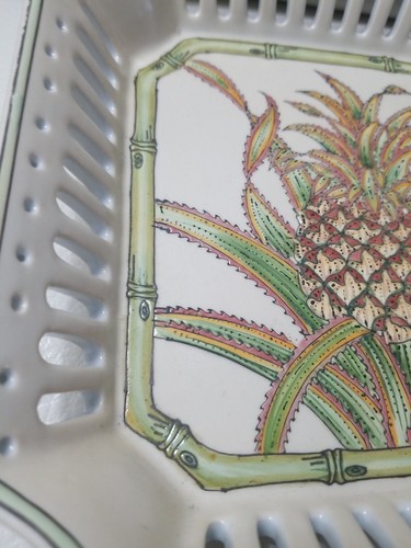 Tropical pineapple Tray Decorative Plate Siddhia Hutchinson, ceramic collectible - Picture 5 of 12