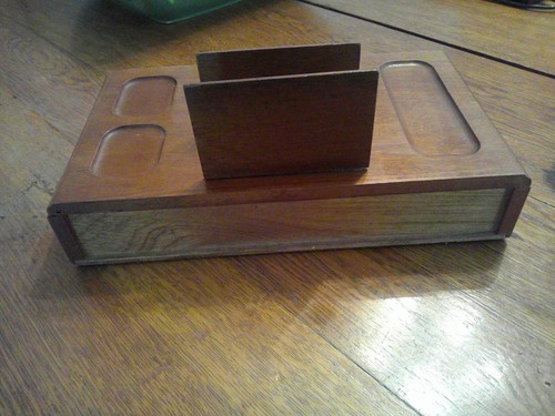 Organizador de escritorio de madera vintage con mango de metal y compartimento/cajón - Imagen 6 de 8