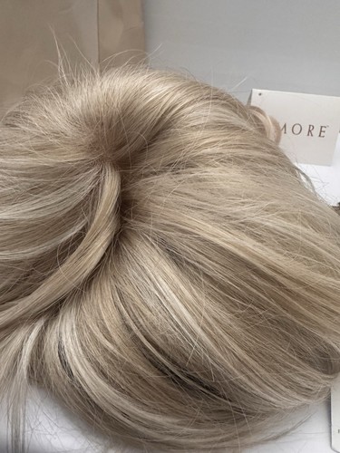 Amore René of Paris Codi Wig angled bob Creamy Blonde +2 scrunchies Included - Picture 16 of 20