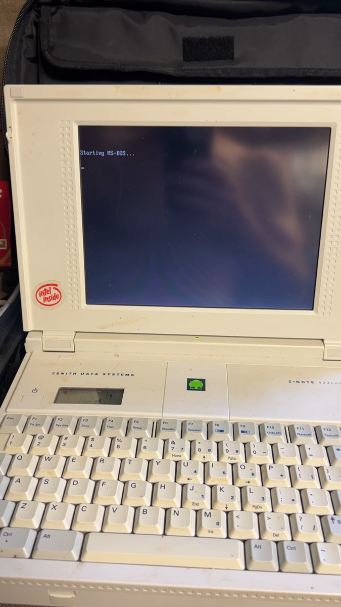 Zenith Data Systems Laptop Computer ZWL-4335-21 All Original