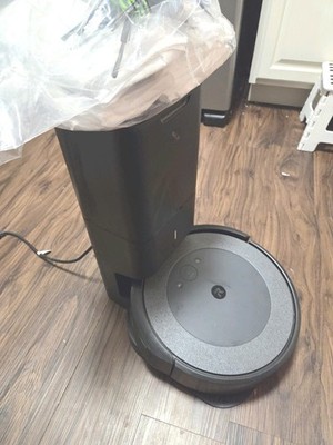 iRobot Roomba i3+ Self-Emptying, WiFi Robot Vacuum Cleaner - Black (3550)