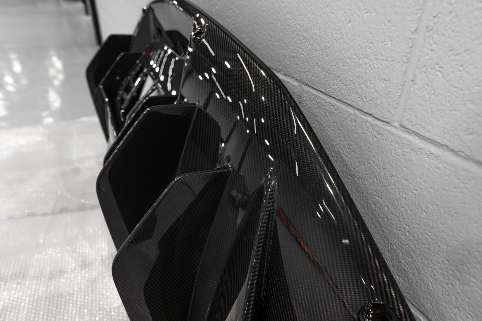 OEM GENUINE LAMBORGHINI AVENTADOR SVJ CARBON FIBRE FIBER REAR DIFFUSER 