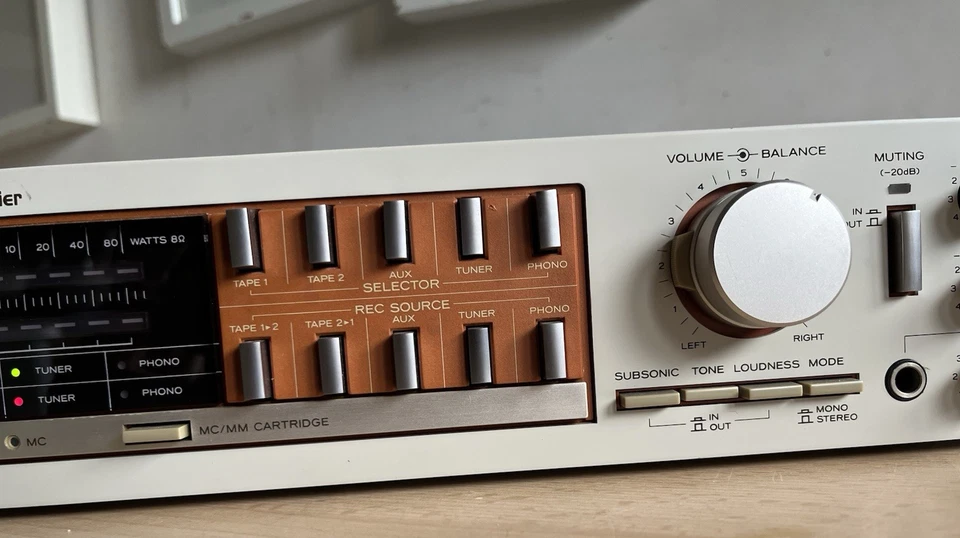 amplificatore hi fi usato Teac A9 - Immagine 3 di 4