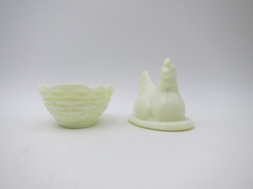 WESTMORELAND YELLOW CUSTARD GLASS UV GLOW HEN ON NEST SALT SLAG 3" GLOWS - Picture 7 of 15