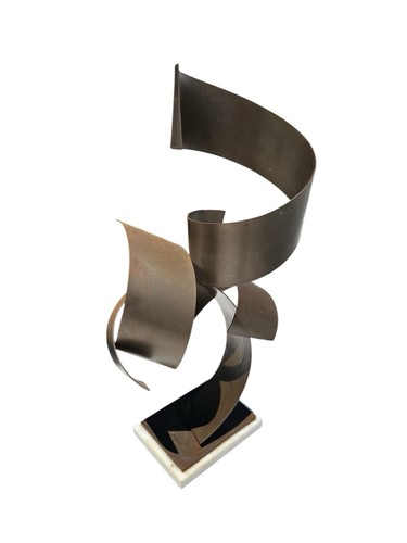 Vintage Henley Metal Ribbon Sculpture on Marble Base. Some rusting. 14x9x24in - Picture 6 of 11