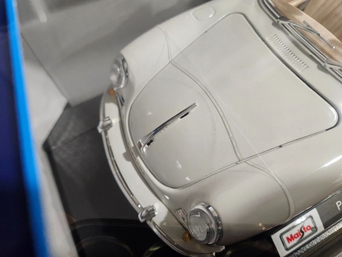 Maisto Porsche 356B Cabriolet 1961 Car Special Edition 1:18