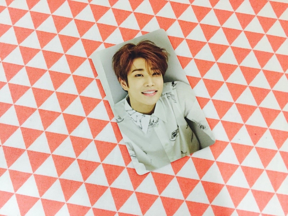 ASTRO - ASTRO 新品・未開封　SEASON&#39;S  GREETINGS 2018 ASTRO - 2018 ASTRO Season's Greetings Full Set - interAsia