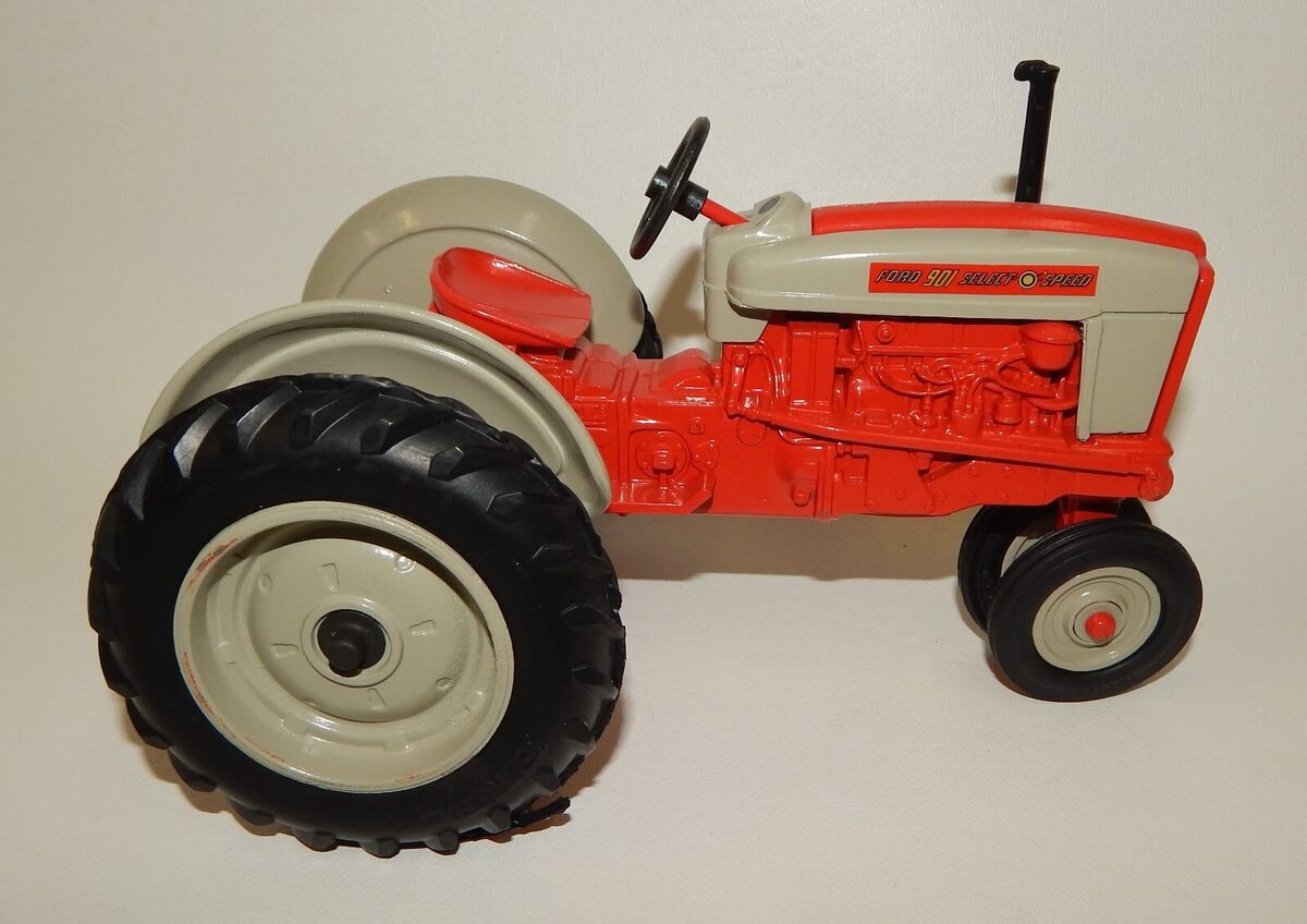 ゆかいな仲間たち 農夫セット1995 ERTL FOXFIRE FARM Ford 901 ゆかいな仲間たち 農夫セット1995 ERTL FOXFIRE FARM Ford 901