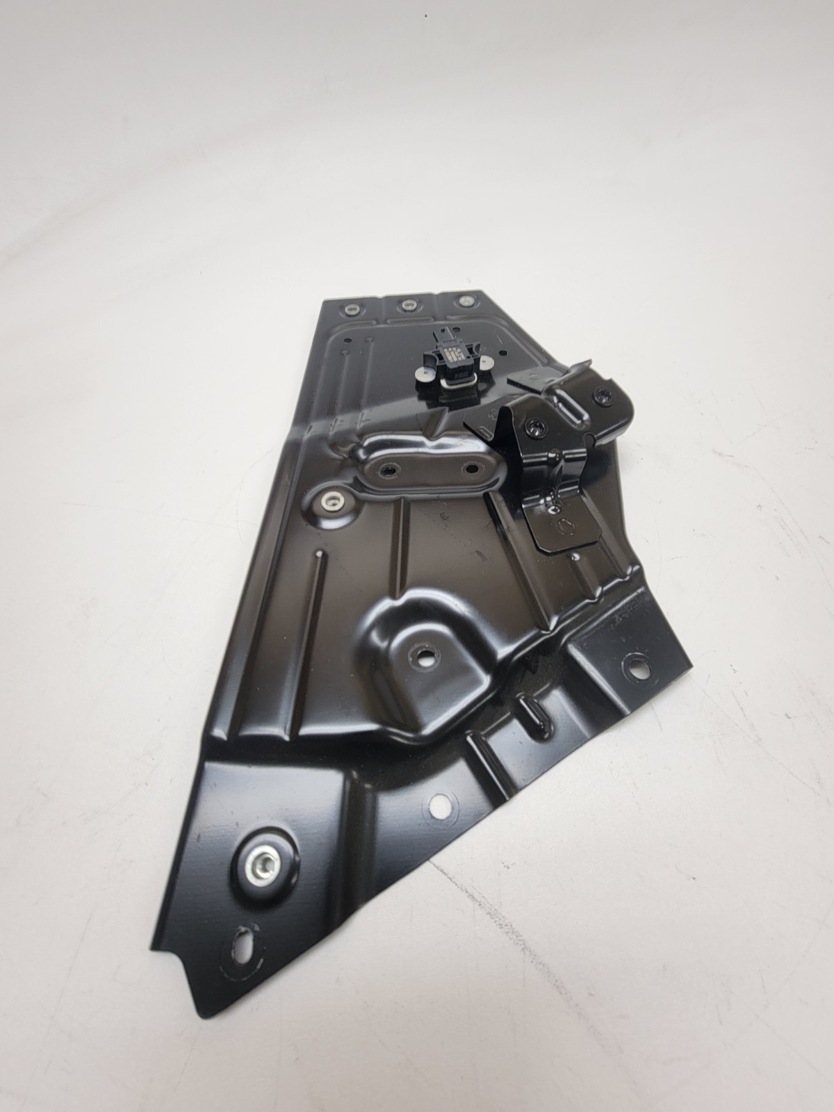 2014 - 2020 Maserati Ghibli Front Left Side Door Central Reinforcement Plate OEM