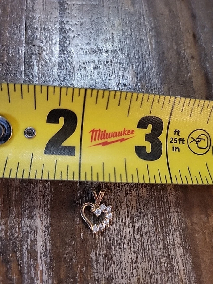 10K金心形吊坠带立方氧化锆石 — 第 3/3 张图片