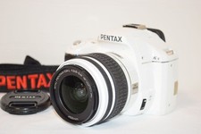 PENTAX K-x Digital SLR Camera White with SD Card and Accessories Excellent