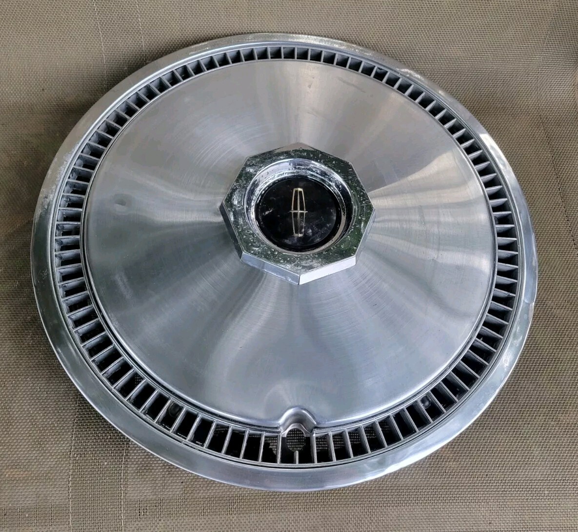 Factory 1972 to 1979 Lincoln Mark IV V VI 15 Inch Hubcaps Wheel Covers D5LY1130B for sale online
