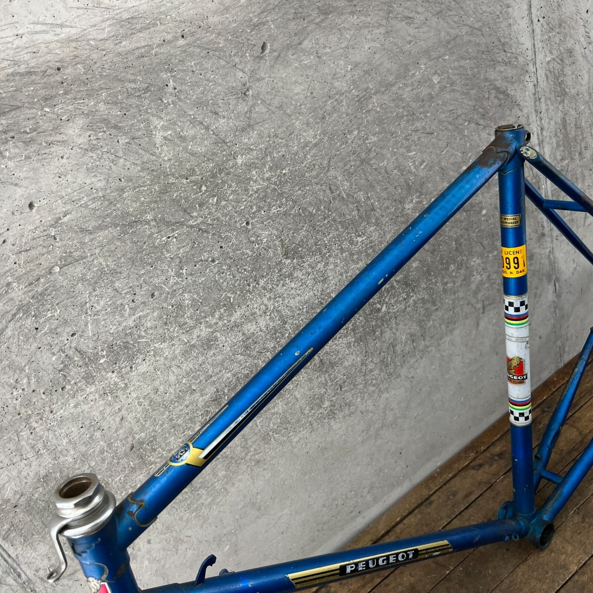 Vintage Peugeot Frame Set Aztec 57 cm Record Du Monde Blue