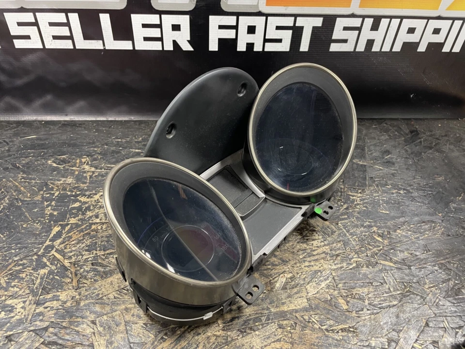 2013-2016 HYUNDAI GENESIS COUPE SPEEDOMETER INSTRUMENT GAUGE CLUSTER 72450 miles - Image 2 of 4