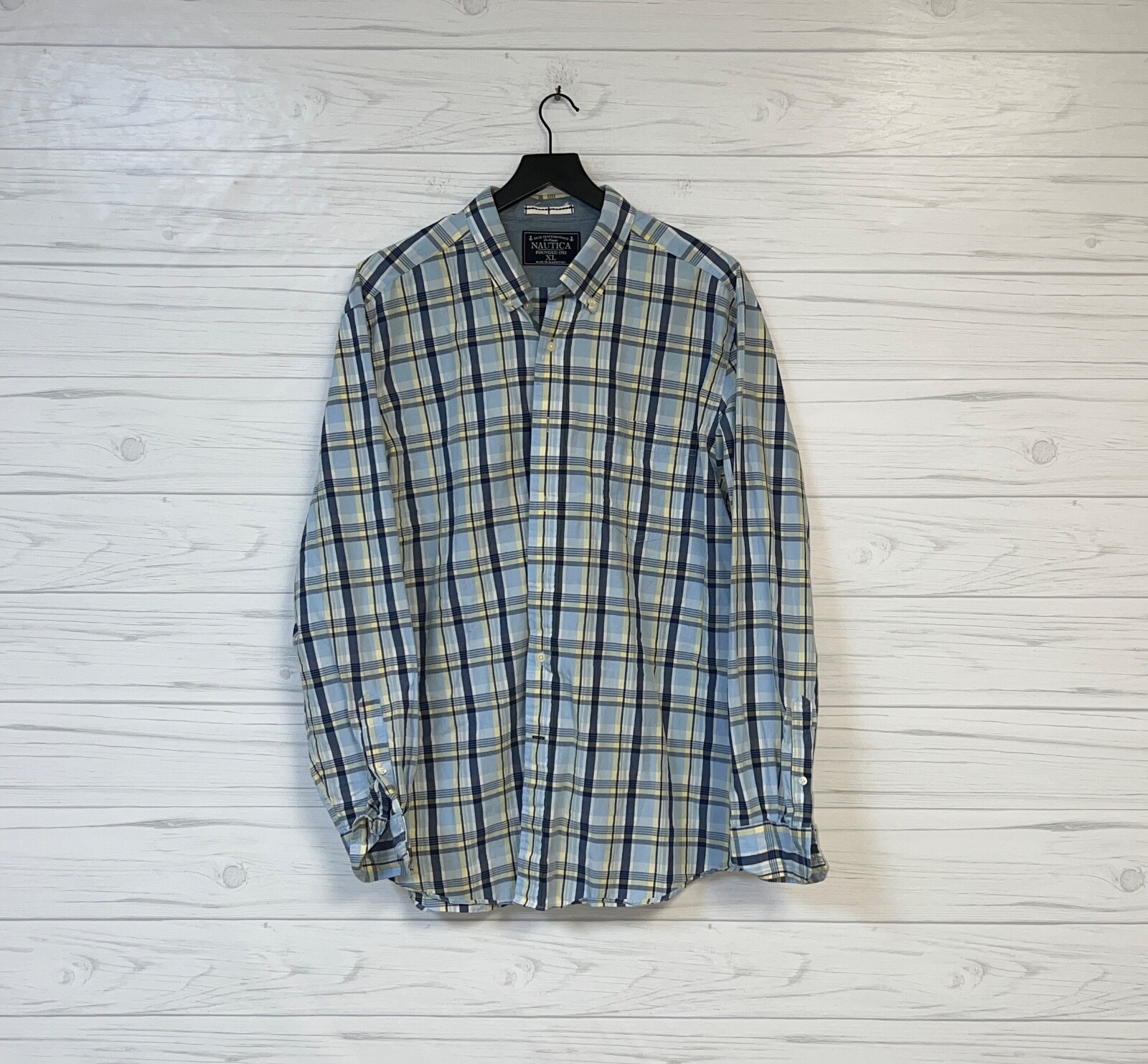 Nautica shirt mens size extra large button down long sleeve blue plaid patterned