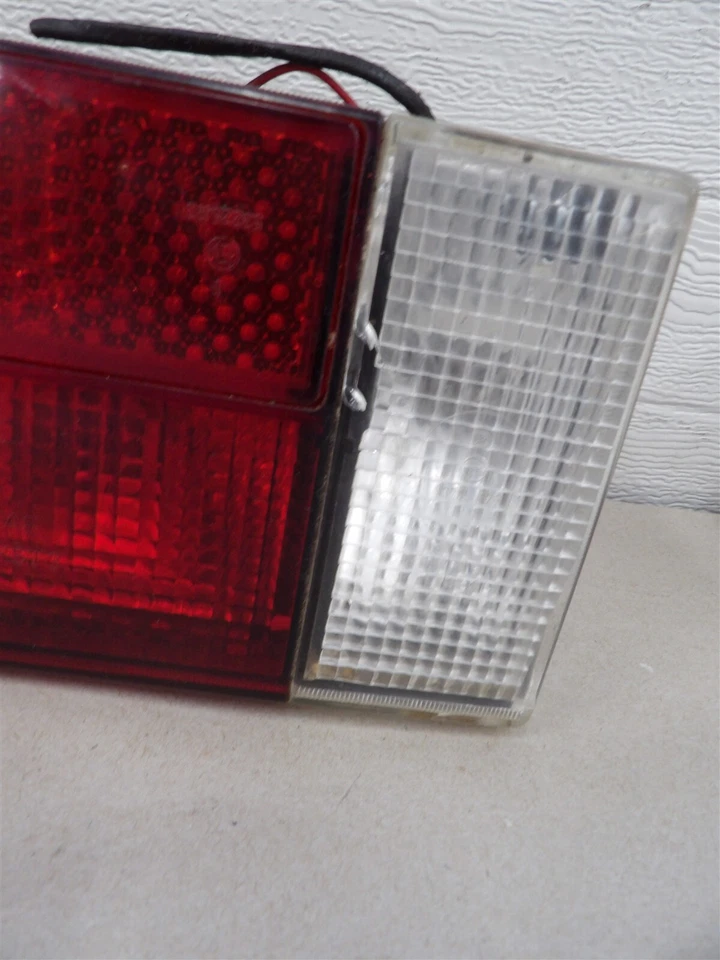 LH DRIVERS SIDE TAIL LIGHT LAMP ASSEMBLY 1976-1984 VOLKSWAGEN RABBIT OEM - Image 2 of 4