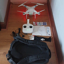 DJI Phantom 3 standard Ready to Fly Drone , Charger, Props & Case 25min 5km 