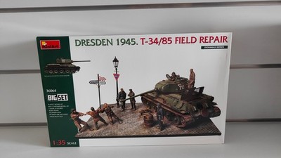 Dresden 1945 T34-85 Diorama Set 1-35 Mniart 36064 Soviet Tank Big Set