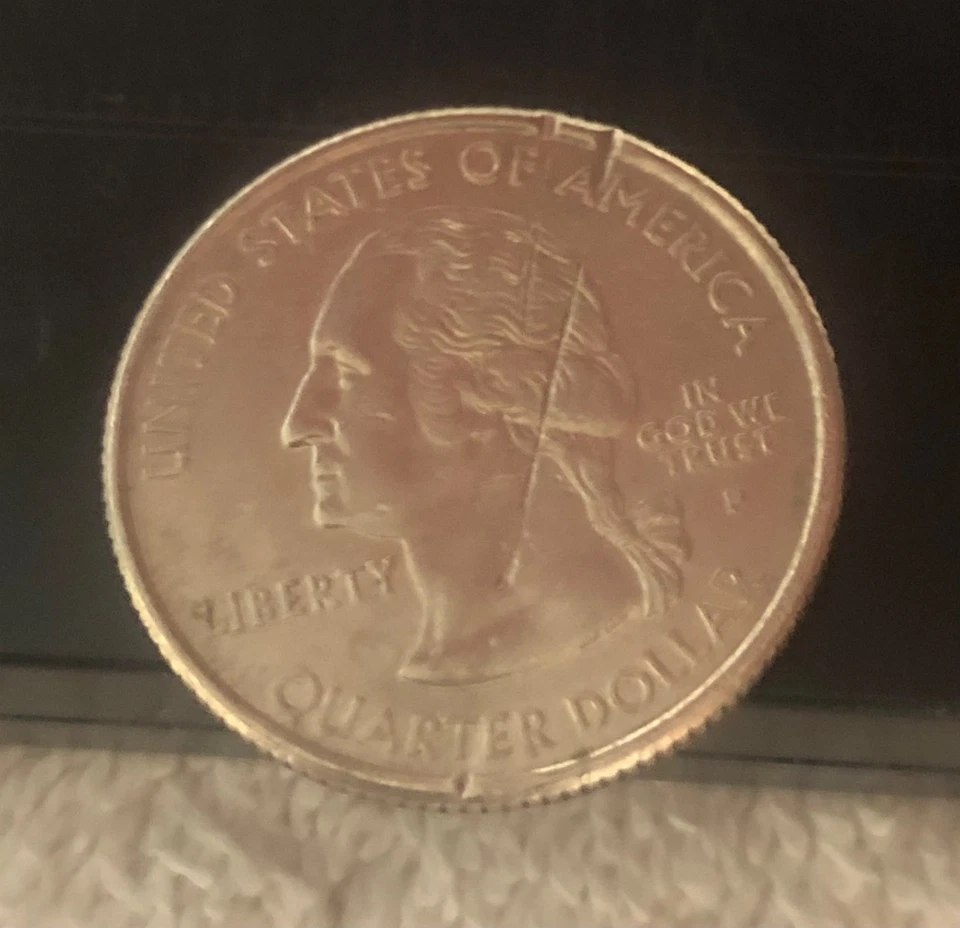 VERY RARE Major Die Cracks 2002-P Louisiana State Quarter  (RARE) MS CONDITION. - Image 3 of 4