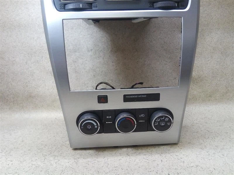 Control de temperatura climático 20917131 con bisel y rejillas de ventilación para 07-12 GMC ACADIA F166 Foto 3 de 4