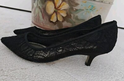 ADRIANNA PAPELL AP Black Lace Pumps Womens Shoes 6 M 2'' Heels Pointed Toes NICE