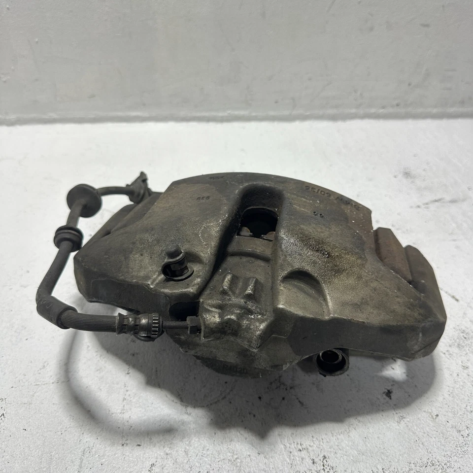 Pinza de freno de disco lado pasajero delantero derecho OEM BMW 650i 2016-2018 Foto 4 de 4
