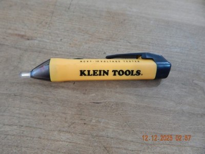Klein Tools NCVT-1P 50V to 1000V AC Voltage Tester