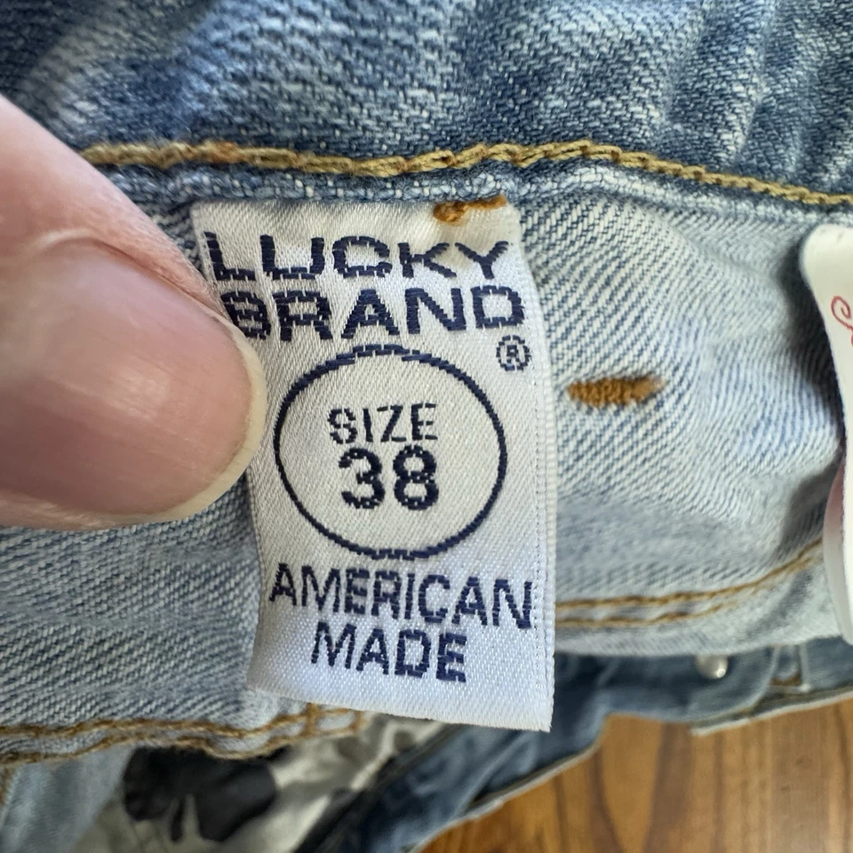 Lucky Brand Men's Vintage USA Made Transit Block Distressed Jeans Size 38 Long - Image 4 of 4