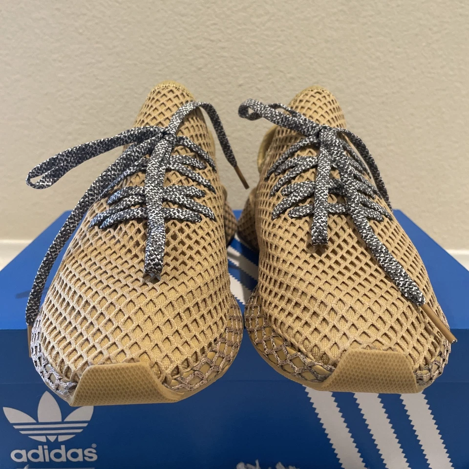 Adidas Deerupt Runner Sneakers Raw Sand Beige BD7885 Lightweight, Mens size 9 - Image 4 of 4