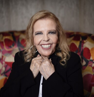 Foto von der jüngsten Soirée signiert und personalisiert von Sally Thomsett