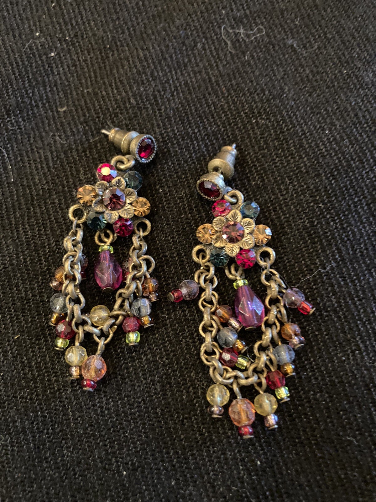 Stylish Earrings for Everyday Elegance and Glamour-image