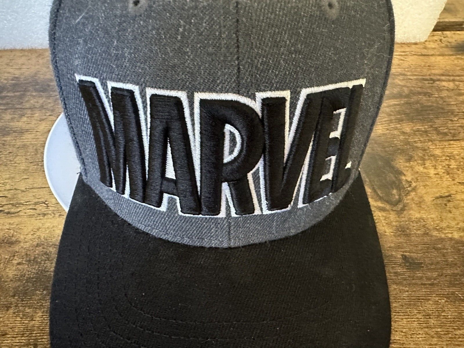 Marvel Avengers Adjustable Hat Adjustable Read De… - image 2