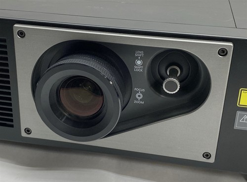 Panasonic PT-RZ570B WUXGA 1920*1200 Proiettore DLP 5200 lumen 6223 ore - Foto 3 di 10