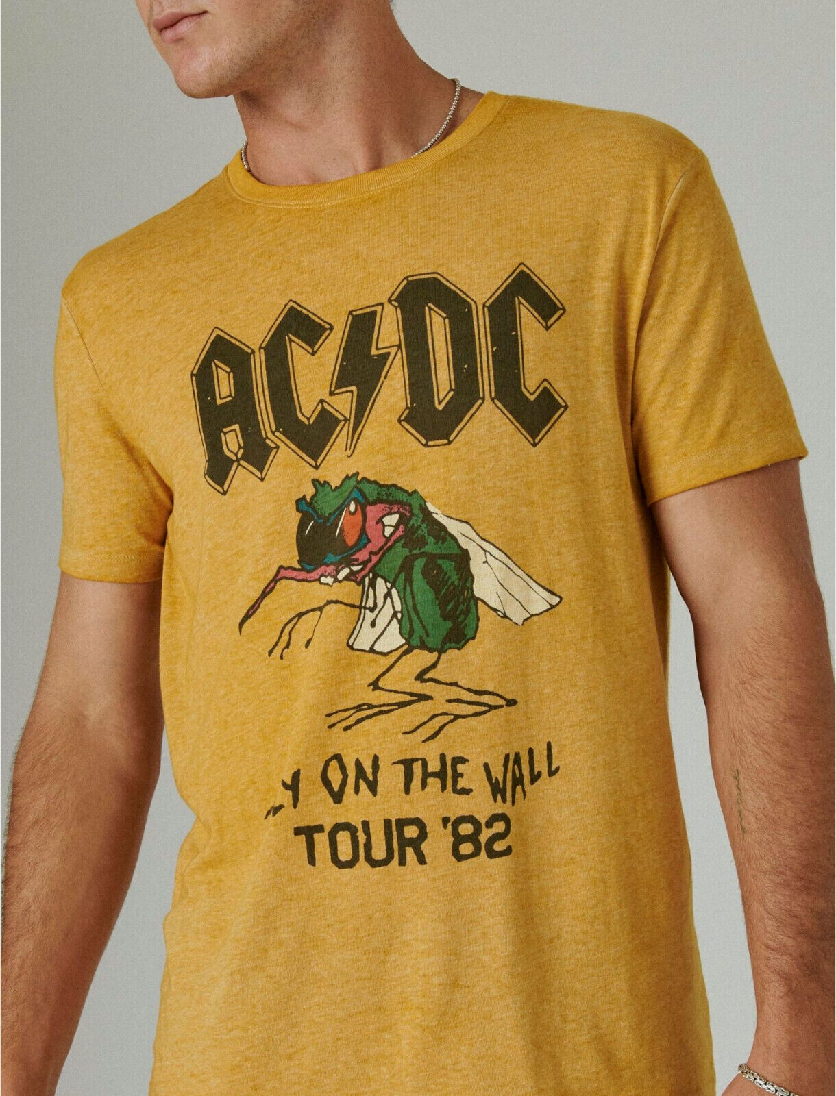 Lucky Brand ACDC T Shirt Mens XL XLARGE YELLOW FLY ON THE WALL 82' TOUR NWT