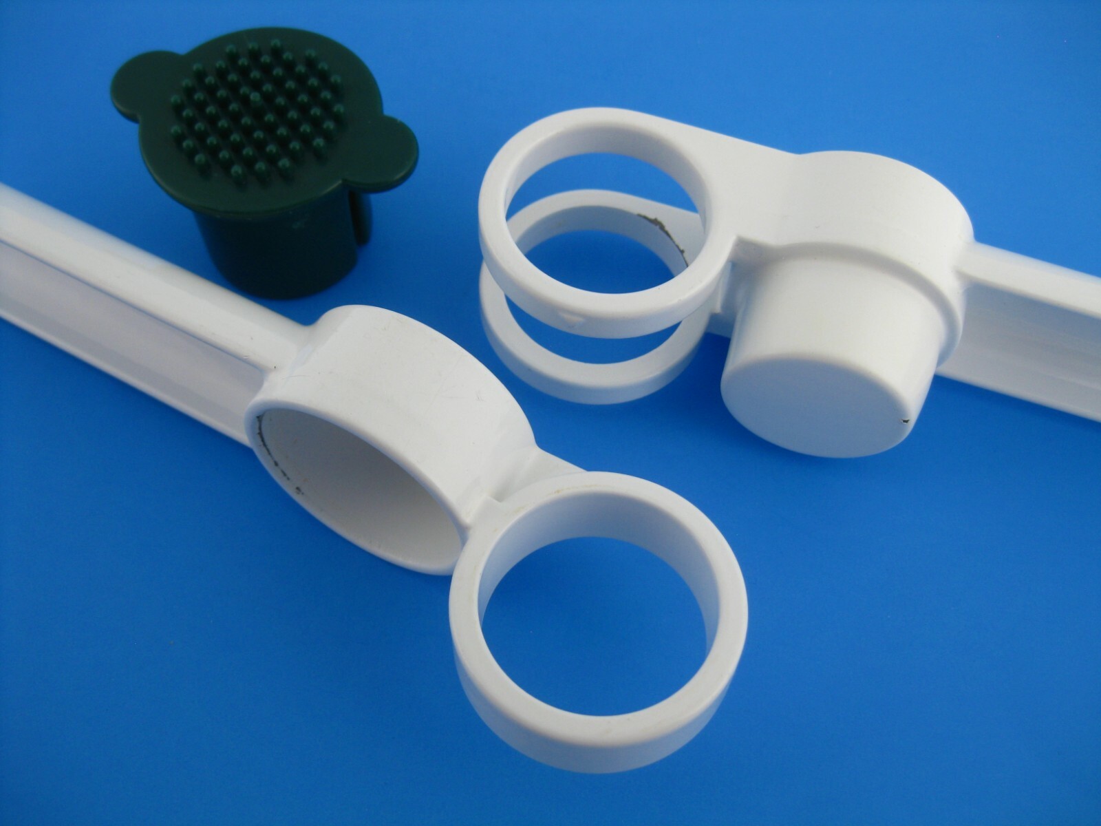 Vintage Tupperware Garlic Press White Enamel Metal with Green Cleaner