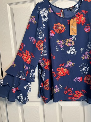 Nueva con etiquetas Andre by Unit Talla 1X Blusa Boho Floral Azul con Mangas de Campana en Capas - Imagen 4 de 6