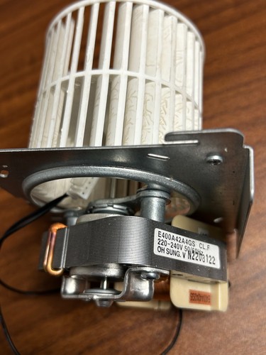 Bosch BFL634GS1/07 Mikrowelle Lüftermotor mit Lüfterflügel 12006669 00659331