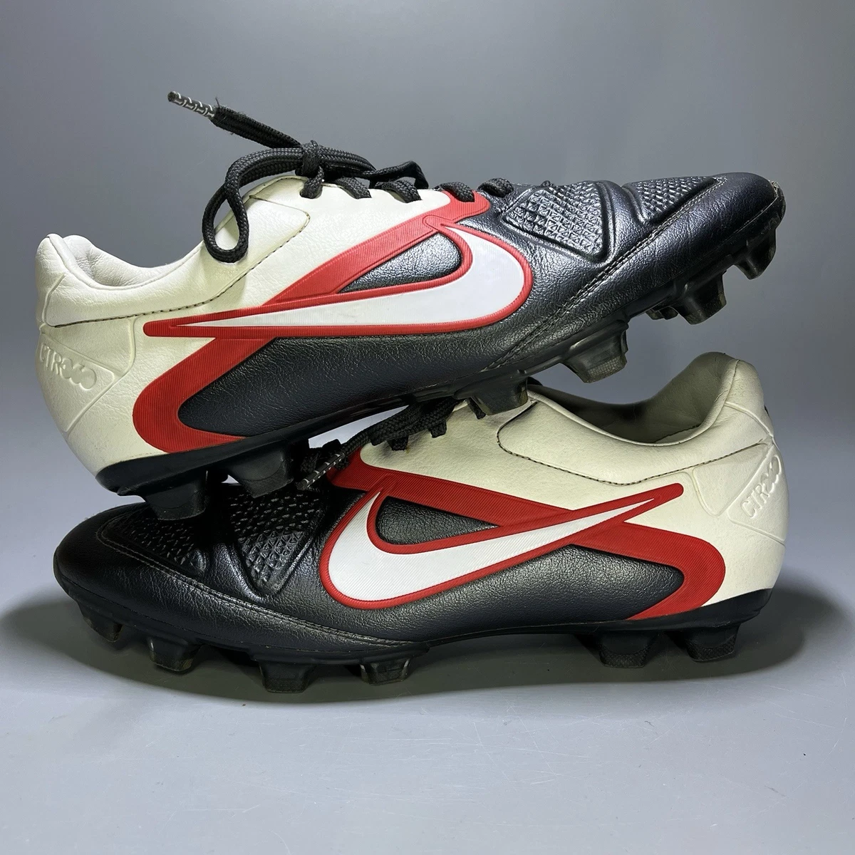 Preços baixos em Chuteiras de futebol Nike CTR360 Maestri para